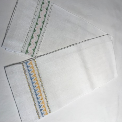 2 cross-stitch linen guest towels