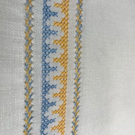 2 cross-stitch linen guest towels