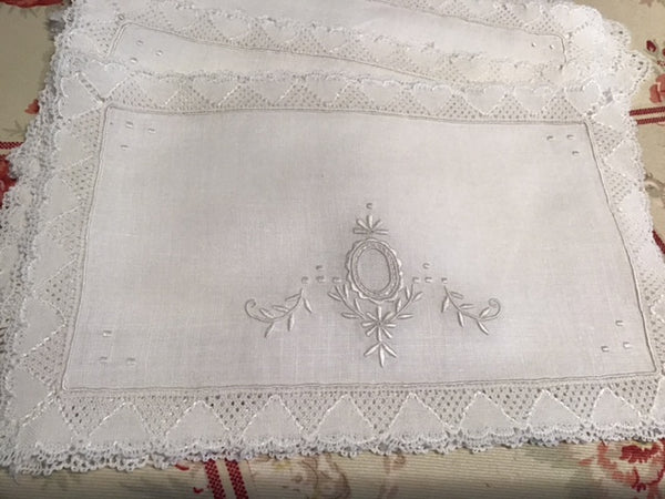 12 vintage pristine white linen/lace/embroidery cocktail napkins,